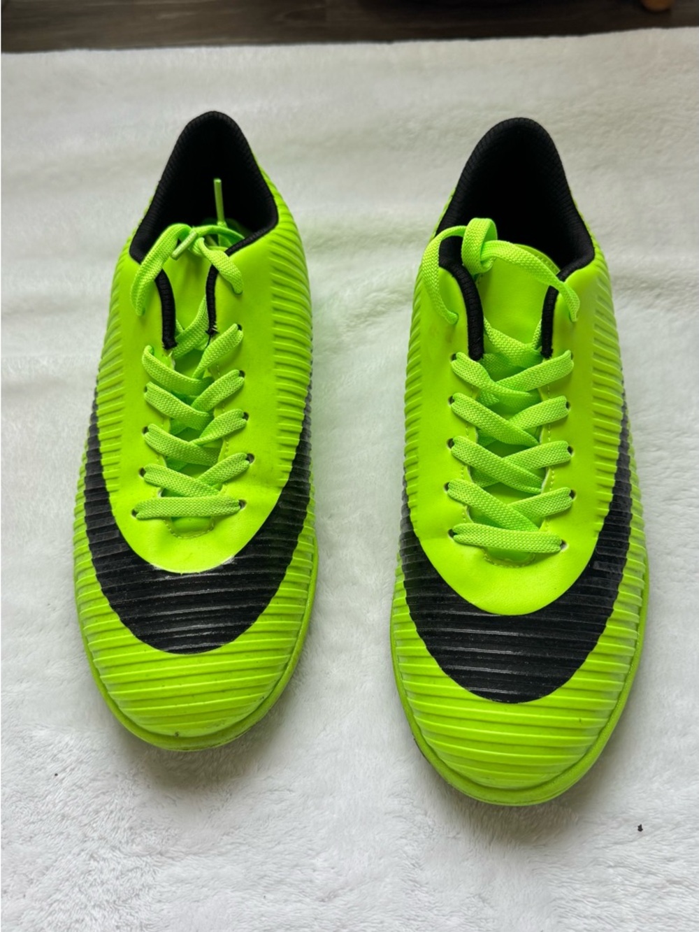 Men's Neon Green Athletic Indoor Shoes with Black Accents